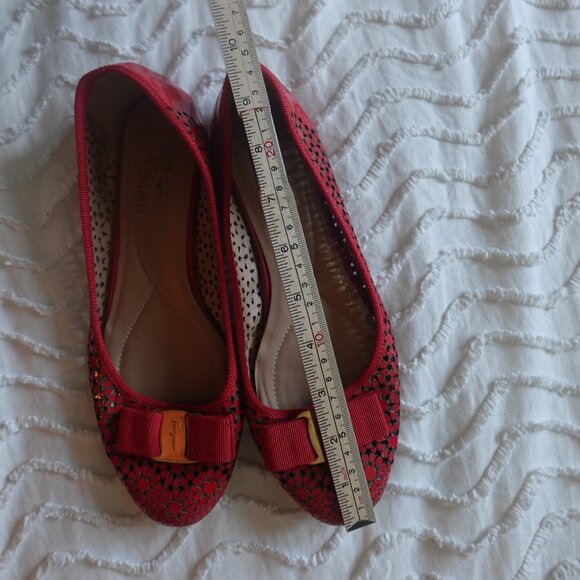 Salvatore Ferragamo Italy Tooled Floral Patent Leather Varina Bow Ballet Flats - Picture 15 of 16